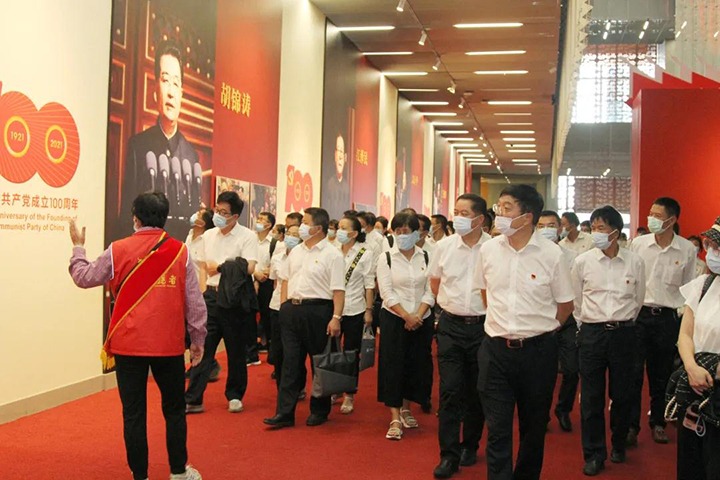 云煤（NG体育）集团党委组织广大干部职工参观云南省庆祝中国共产党成立100周年成就展