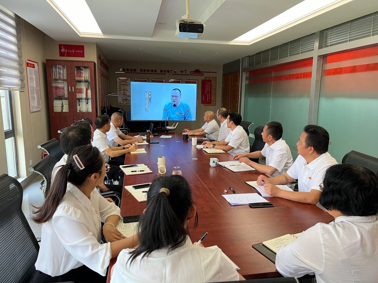 NG体育地产党支部组织开展“以案为鉴 明纪守廉”警示教育活动