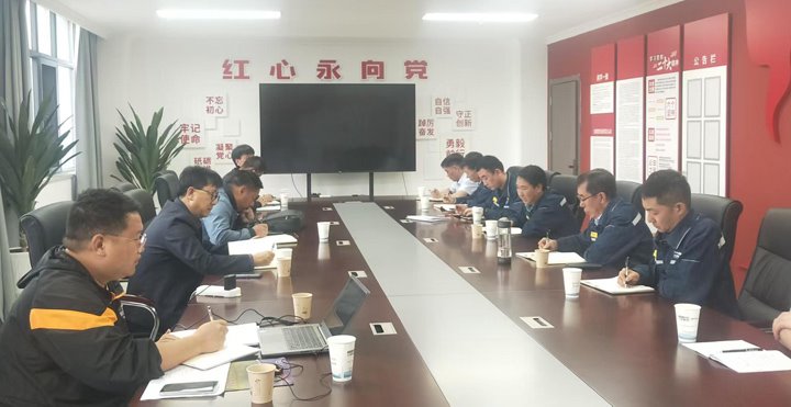 云煤集团党委委员、副总经理、总工程师施从伟率队到东城煤矿公司督导检查安全生产工作